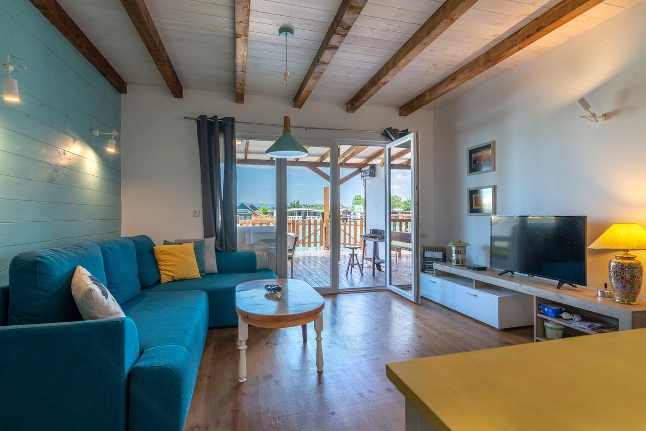 Hakuna Matata Apartments อุลซิน ภายนอก รูปภาพ